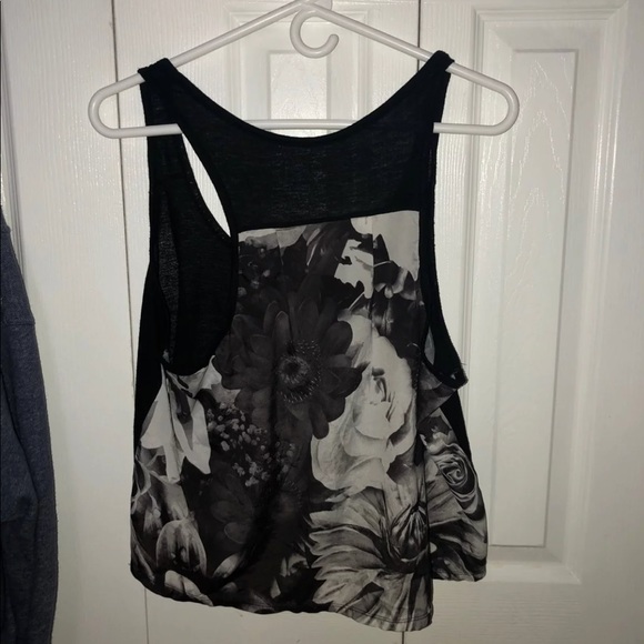 Black and white crop - Picture 2 of 2